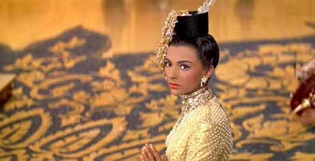 Her boyfriend was played by the famous Burmese actor Carlos Rivas.